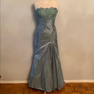 Montage by Mon Cheri, Dark Aqua, Size 8